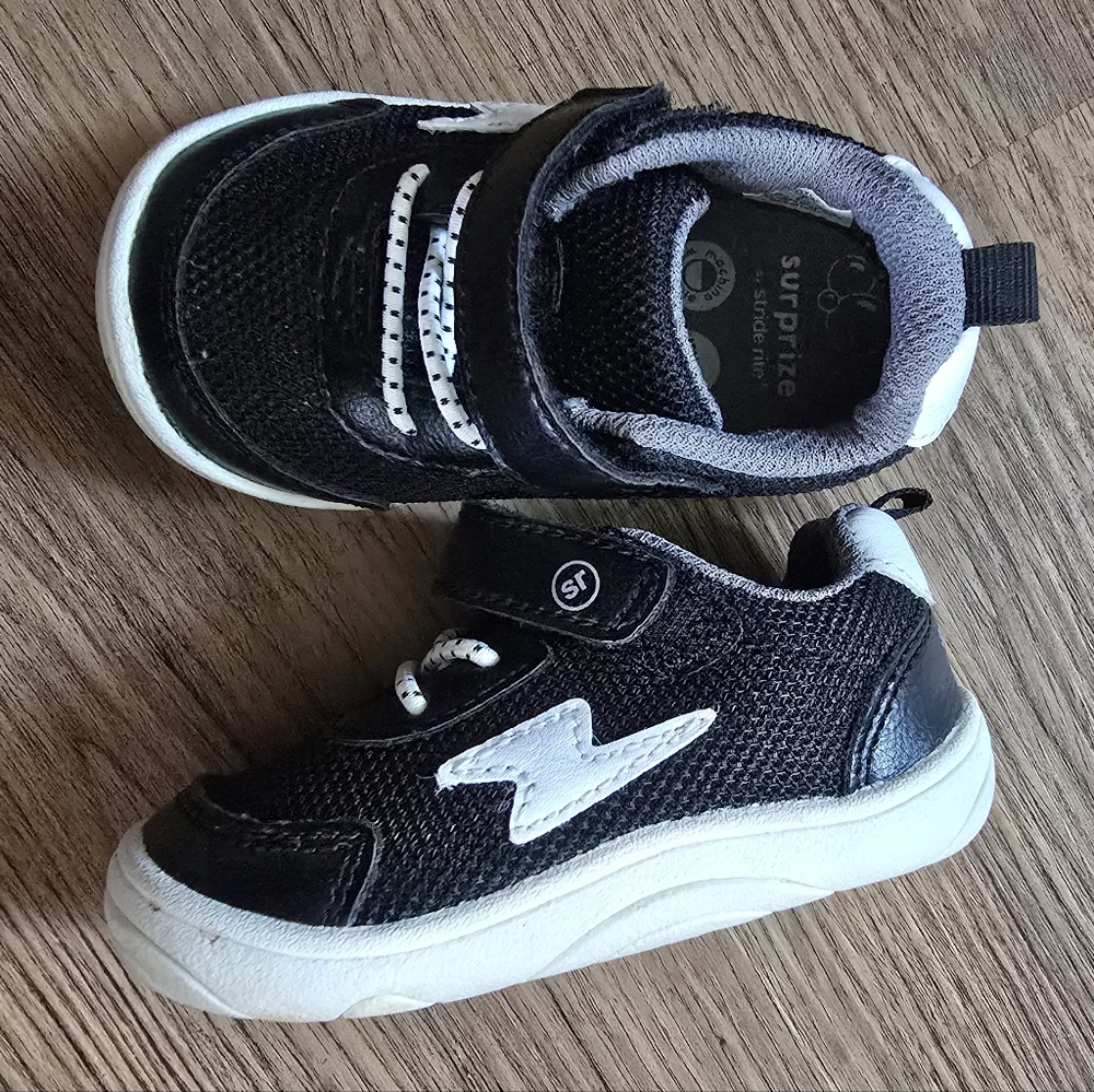Stride Rite 4c Sneakers